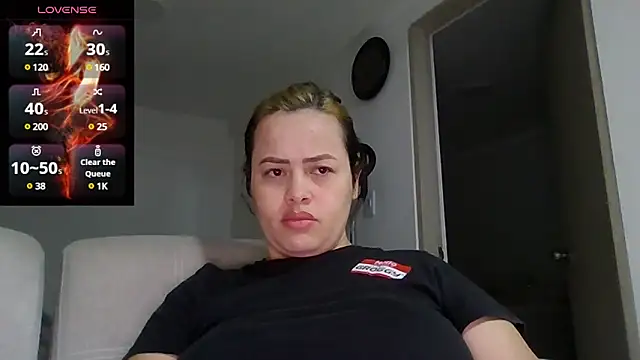 Snapshot of saramartinez1000 chatting on 12/28/24, 11:16 saramartinez1000 online show from 12/28/24, 11:16