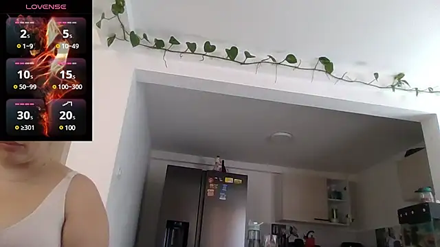 Snapshot of saramartinez1000 chatting on 02/13/25, 06:27 saramartinez1000 online show from 02/13/25, 06:27