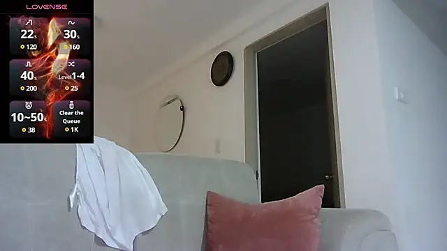 Snapshot of saramartinez1000 chatting on 02/25/25, 07:25 saramartinez1000 online show from 02/25/25, 07:25