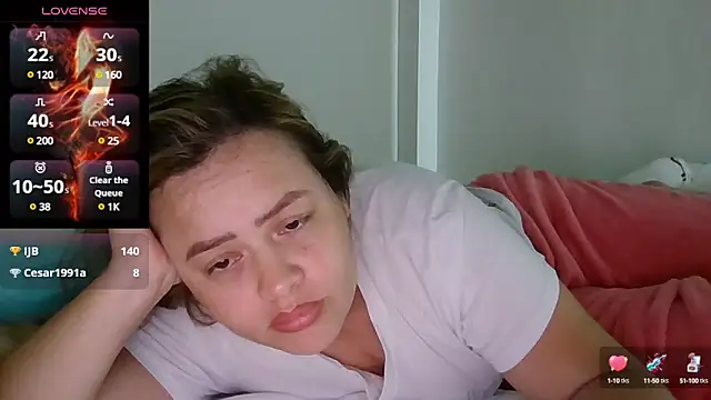 Snapshot of saramartinez1000 chatting on 03/06/25, 05:24 saramartinez1000 online show from 03/06/25, 05:24