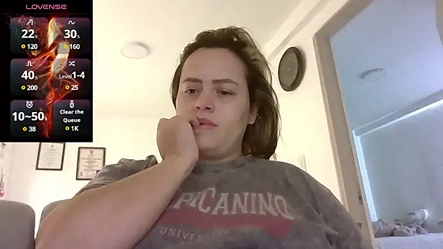 Snapshot of saramartinez1000 chatting on 03/17/25, 06:21 saramartinez1000 online show from 03/17/25, 06:21