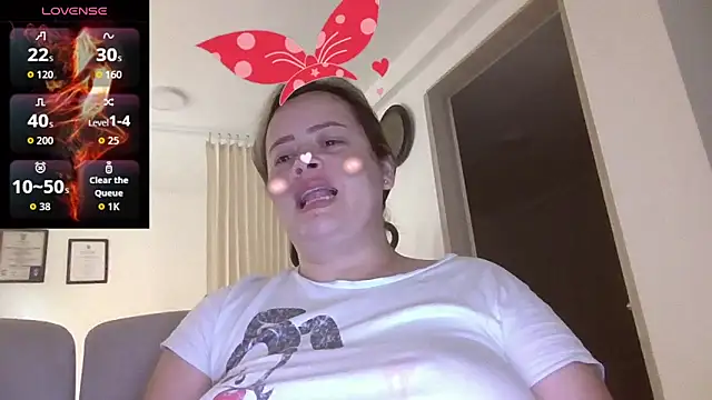 Snapshot of saramartinez1000 chatting on 09/18/25, 01:24 saramartinez1000 online show from 09/18/25, 01:24