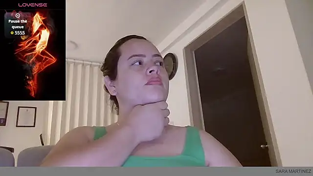 Snapshot of saramartinez1000 chatting on 10/02/25, 02:57 saramartinez1000 online show from 10/02/25, 02:57