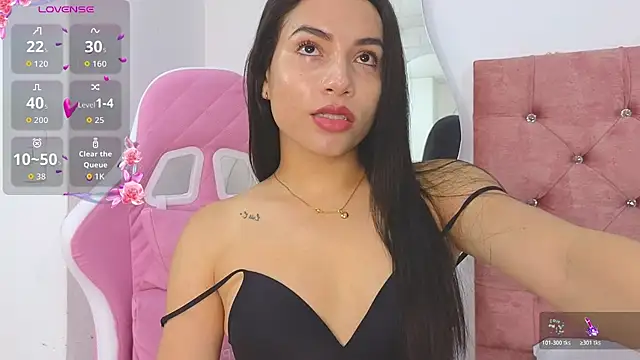 Tiphani walker  online show from 03/12/26, 11:27