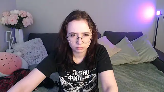 Mini Diva online show from 02/26/25, 09:21