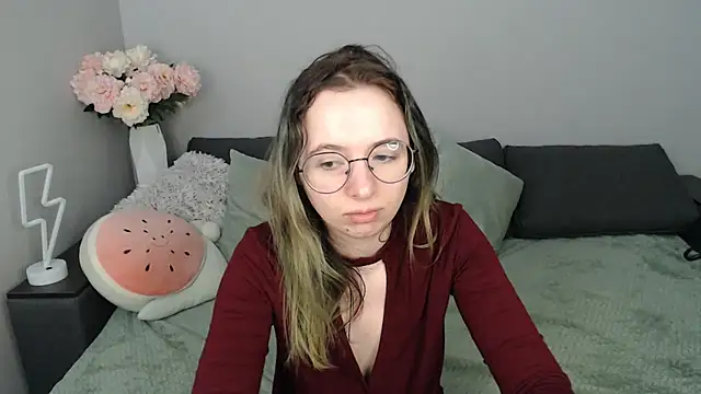 Mini Diva online show from 09/19/25, 08:05