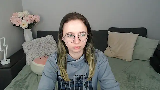 Mini Diva online show from 09/27/25, 08:08