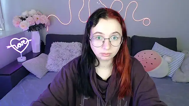 Mini Diva online show from 11/07/25, 09:09