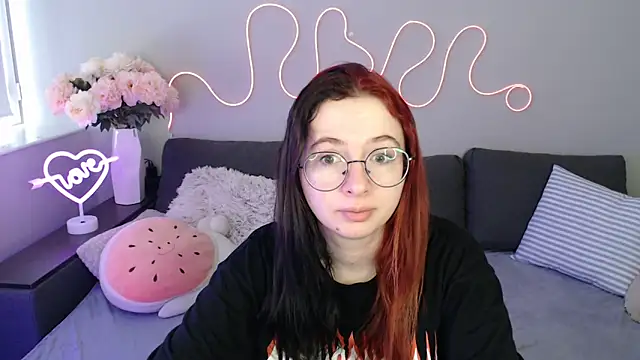 Mini Diva online show from 11/14/25, 09:08