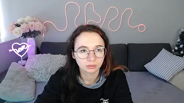 Mini Diva online show from 01/06/26, 09:13