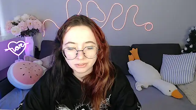 Mini Diva online show from 02/17/26, 09:06