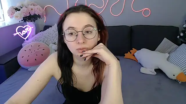 Mini Diva online show from 03/03/26, 09:15