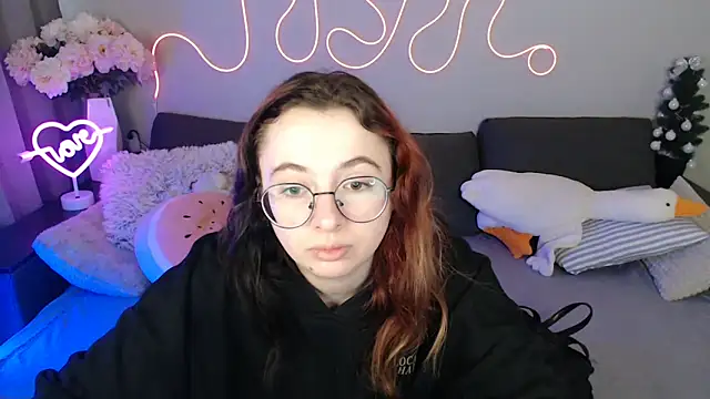 Mini Diva online show from 04/03/26, 08:12