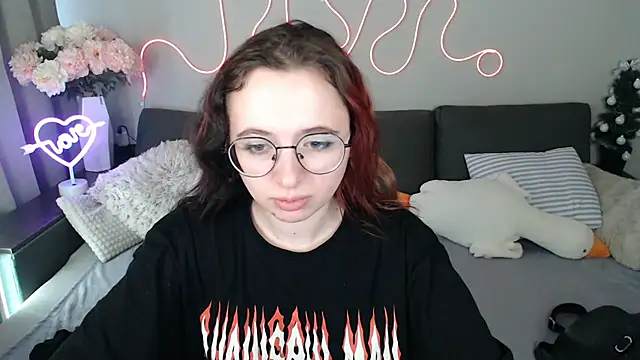 Mini Diva online show from 04/21/26, 08:31