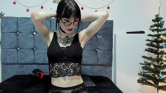 Snapshot of bathory_vamps chatting on 12/10/24, 08:49 bathory vamps online show from 12/10/24, 08:49