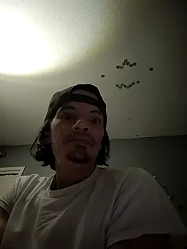 Snapshot of gifted723 chatting on 10/15/25, 01:33 gifted723 online show from 10/15/25, 01:33