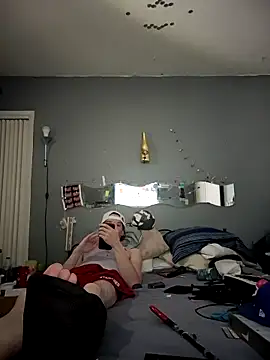 Snapshot of gifted723 chatting on 10/19/25, 04:35 gifted723 online show from 10/19/25, 04:35