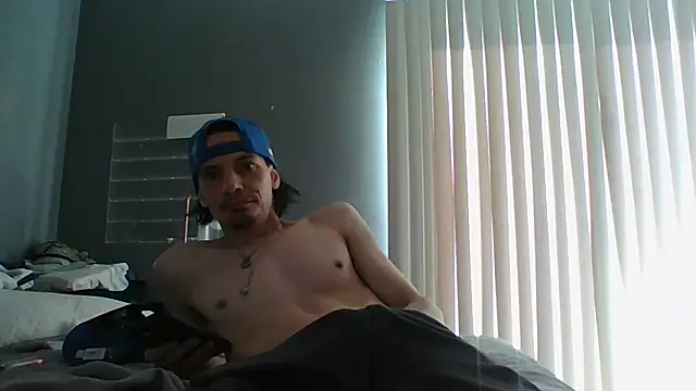 Snapshot of gifted723 chatting on 12/02/25, 08:15 gifted723 online show from 12/02/25, 08:15