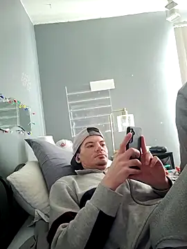 Snapshot of gifted723 chatting on 12/04/25, 09:23 gifted723 online show from 12/04/25, 09:23