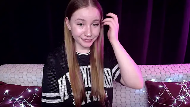 SindiWatsoon online show from 12/17/24, 05:26