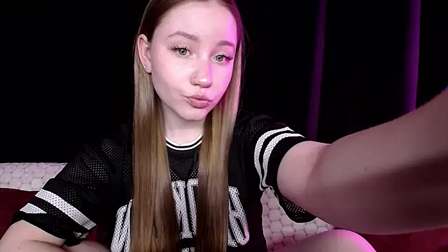 SindiWatsoon online show from 12/22/24, 12:49