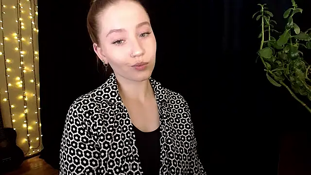 SindiWatsoon online show from 10/29/25, 12:29