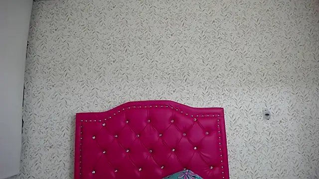 luly pink online show from 12/16/25, 04:06