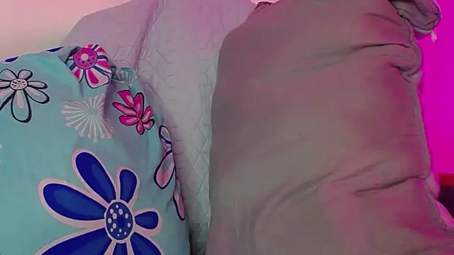 luly pink online show from 02/03/26, 03:59