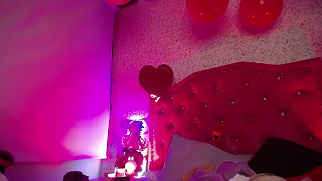 luly pink online show from 02/11/26, 03:33