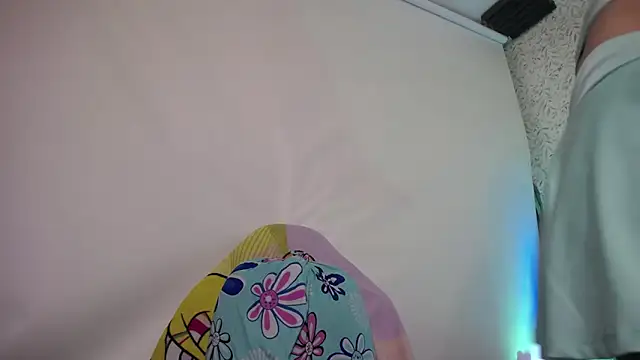 luly pink online show from 02/26/26, 04:11