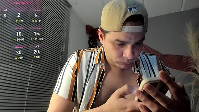 Latin boy surprisee online show from 01/15/26, 02:05