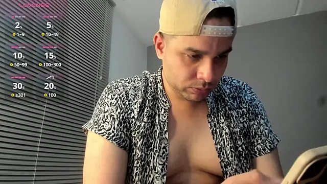 Latin boy surprisee online show from 02/03/26, 12:42