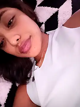 Snapshot of VictoireFeller chatting on 09/24/25, 04:38 VictoireFeller online show from 09/24/25, 04:38