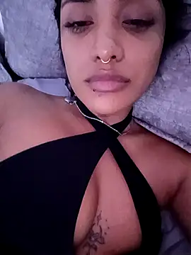 Snapshot of VictoireFeller chatting on 10/08/25, 03:15 VictoireFeller online show from 10/08/25, 03:15