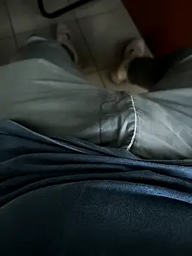 onbifeet online show from 12/17/25, 02:12