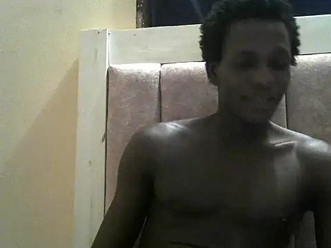 Snapshot of Bigras0011 chatting on 06/20/26, 04:21 Bigras0011 online show from 06/20/26, 04:21