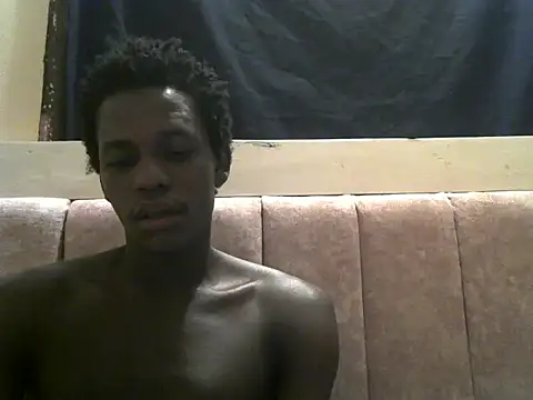 Snapshot of Bigras0011 chatting on 06/23/26, 04:43 Bigras0011 online show from 06/23/26, 04:43