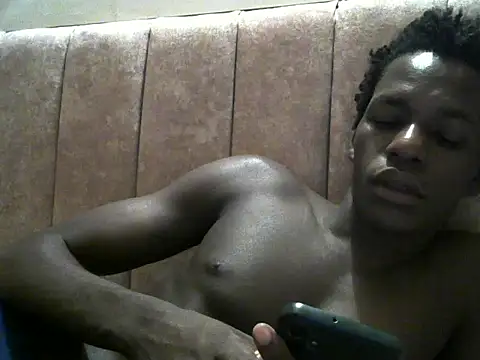 Snapshot of Bigras0011 chatting on 07/04/26, 01:12 Bigras0011 online show from 07/04/26, 01:12