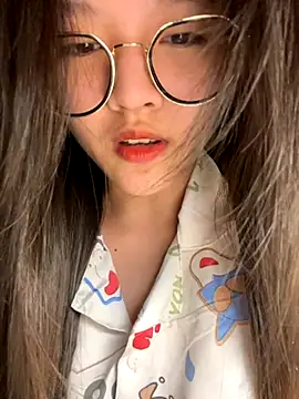 Krixxi22 online show from 12/04/25, 04:16