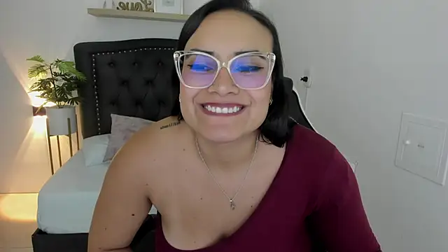 zoe danae  online show from 01/22/25, 04:12