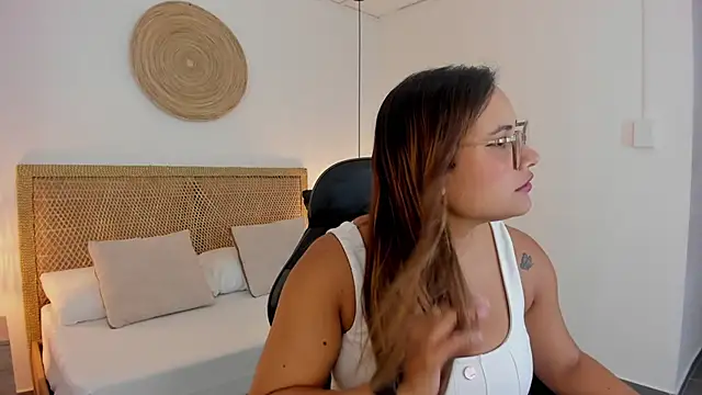 Snapshot of zoe_danae_ chatting on 07/21/26, 12:40 zoe danae online show from 07/21/26, 12:40