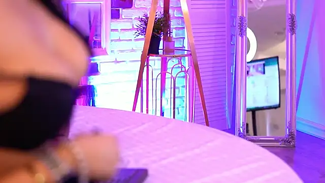 LoretteVega online show from 02/08/25, 11:01