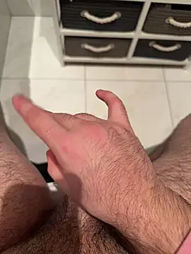 Snapshot of Deralboaus01 chatting on 02/23/25, 01:02 Deralboaus01 online show from 02/23/25, 01:02