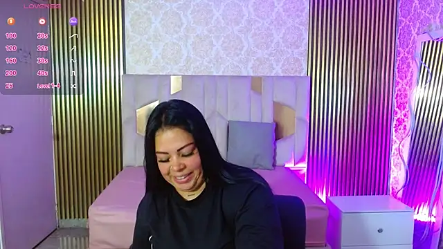 Snapshot of martinna_tay chatting on 07/02/26, 03:23 martinna tay online show from 07/02/26, 03:23