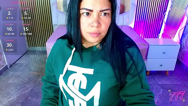 Snapshot of martinna_tay chatting on 07/20/26, 03:21 martinna tay online show from 07/20/26, 03:21