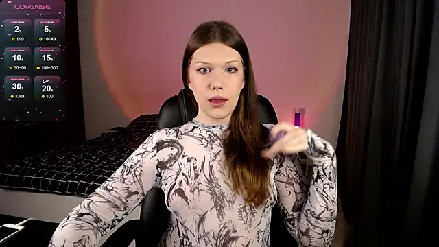 Snapshot of MicheleDoll chatting on 12/19/24, 06:12 MicheleDoll online show from 12/19/24, 06:12