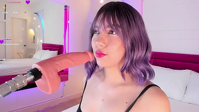 Snapshot of AliceHanz chatting on 12/20/24, 04:31 AliceHanz online show from 12/20/24, 04:31