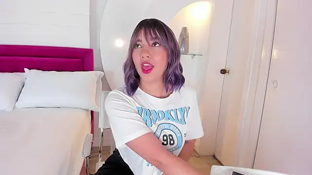 Snapshot of AliceHanz chatting on 01/28/25, 04:18 AliceHanz online show from 01/28/25, 04:18