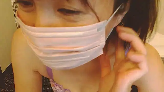 CherryMomo online show from 10/12/25, 10:58