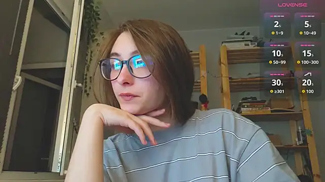 monlight  dana online show from 11/13/25, 06:51